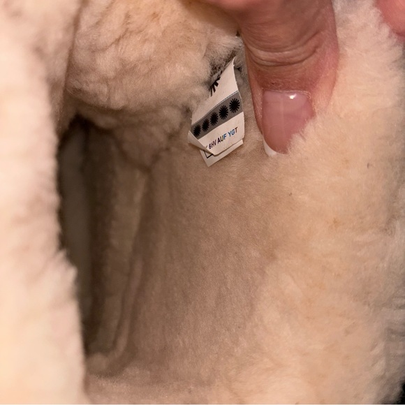 UGG Adirondack III Chestnut Waterproof Shearling Winter Snow Boots Size 11 - Picture 16 of 16